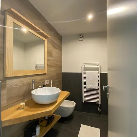 Casa Delfina Holiday home Grosotto